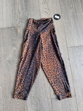 Exotica Chocolate Swag Soft to Tough Jogger Capris with Pockets Size Small